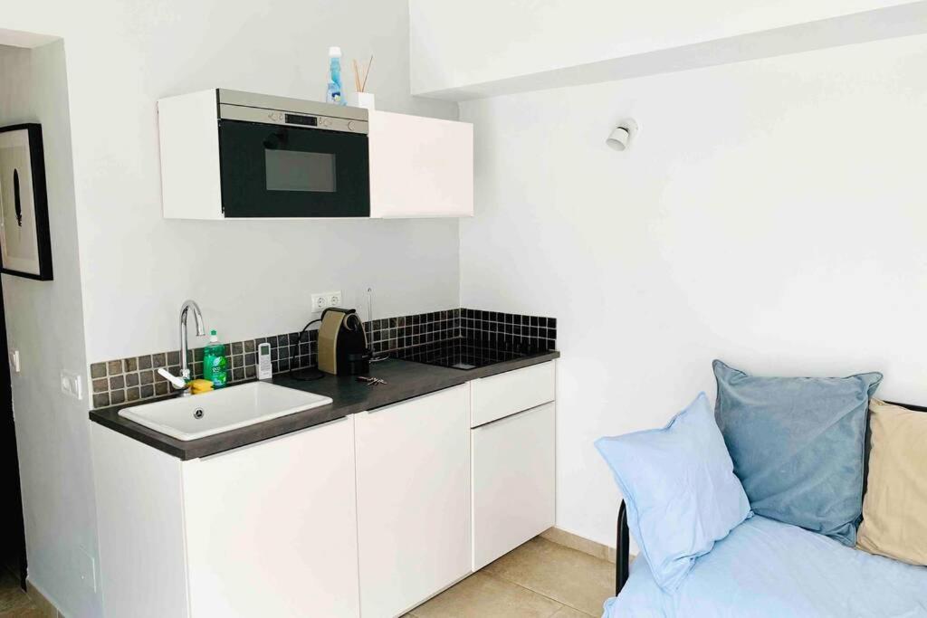 Begonia City Center Apartment 230 By Namaste Elite Τορρεμολίνος Εξωτερικό φωτογραφία